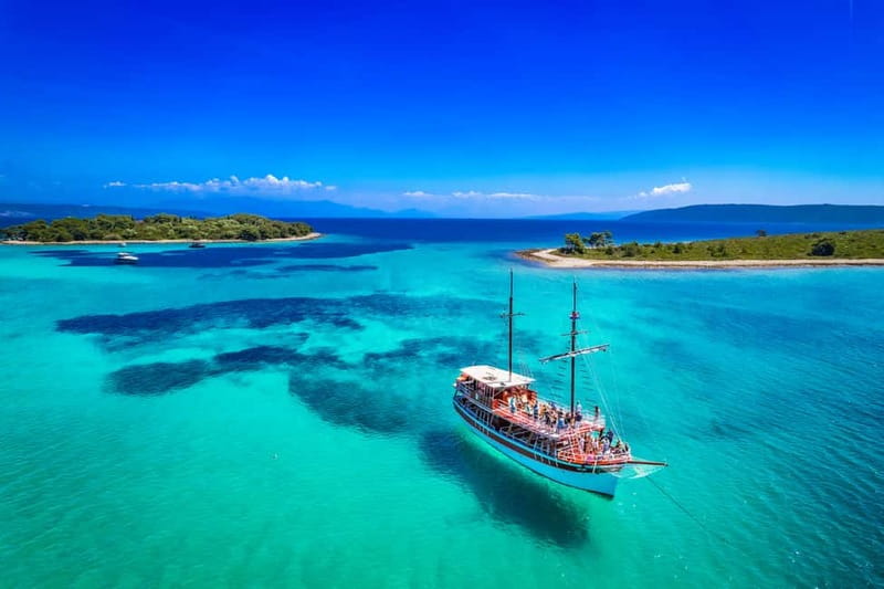 Split: 3 Island & Blue Lagoon Cruise with Lunch & Drinks - Maslinica on Šolta: A Fishing Village Break With Real Swim Time