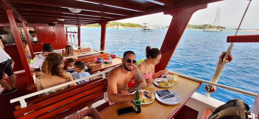 Split: 3 Island & Blue Lagoon Cruise with Lunch & Drinks - Snorkeling Gear and How to Enjoy It Without Making It Work