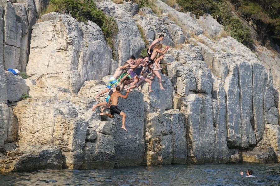 Split 4-Hour Guided Sea Kayak Tour - Villa Dalmatia and Tito’s resort: history you can see without a lecture