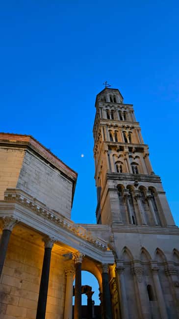 Split and Diocletian's Palace walking tour with a local guid - Finding the meeting point by the Riva and the palace cellars