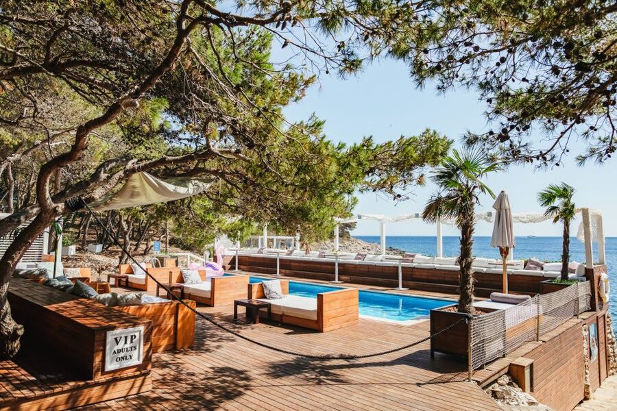 Split: Blue Cave, Vis & Hvar Full-Day Trip by Speedboat - Pakleni Islands to Hvar Town: From Tiny Bays to Big Views