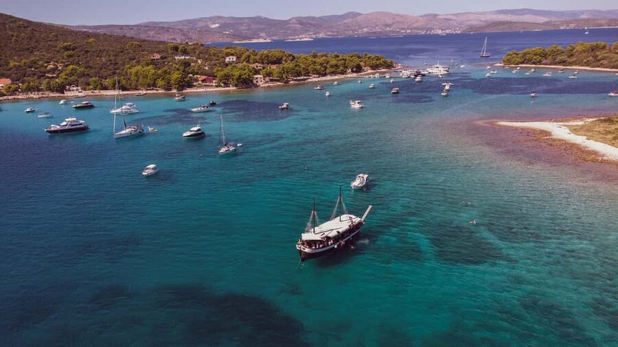 Split: Blue Lagoon & 3 Islands Tour with Lunch & Hidden Bay - Blue Lagoon Swim and Snorkel: Clear Water, Busy Boats, Real Fun