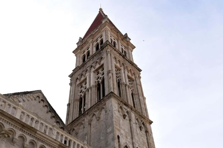 Split: Blue Line Tour of Salona, Klis & Trogir - Stella Croatica and the olive oil tasting that feels local