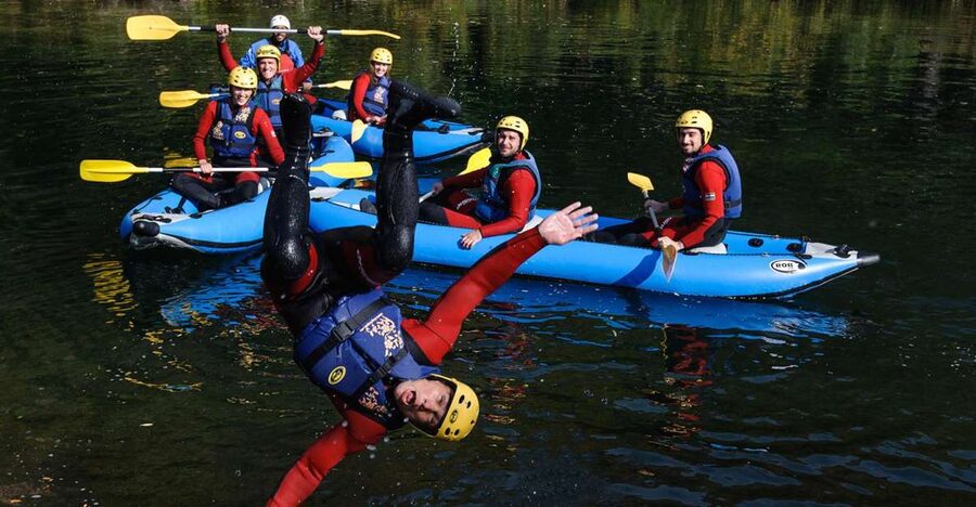 Split: Canoe Safari on the Cetina River - Gear-up on the bank: neoprene comfort and the safety routine