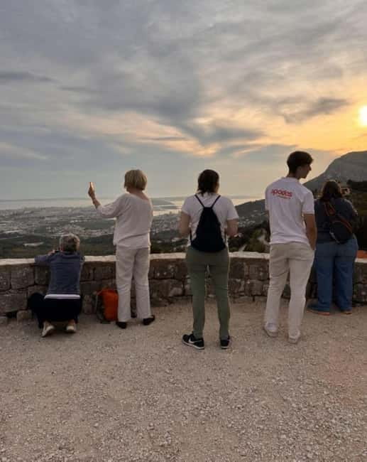 Split: City Sightseeing Evening Sunset Tour in Klis - Meeting at Apodos and the open-top bus ride up