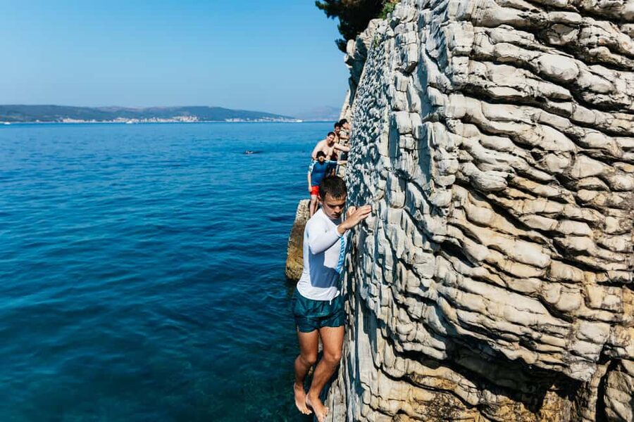 Split: Cliff Jumping & Deep Water Solo Tour - Climbing warmups: getting your body ready for outdoor routes