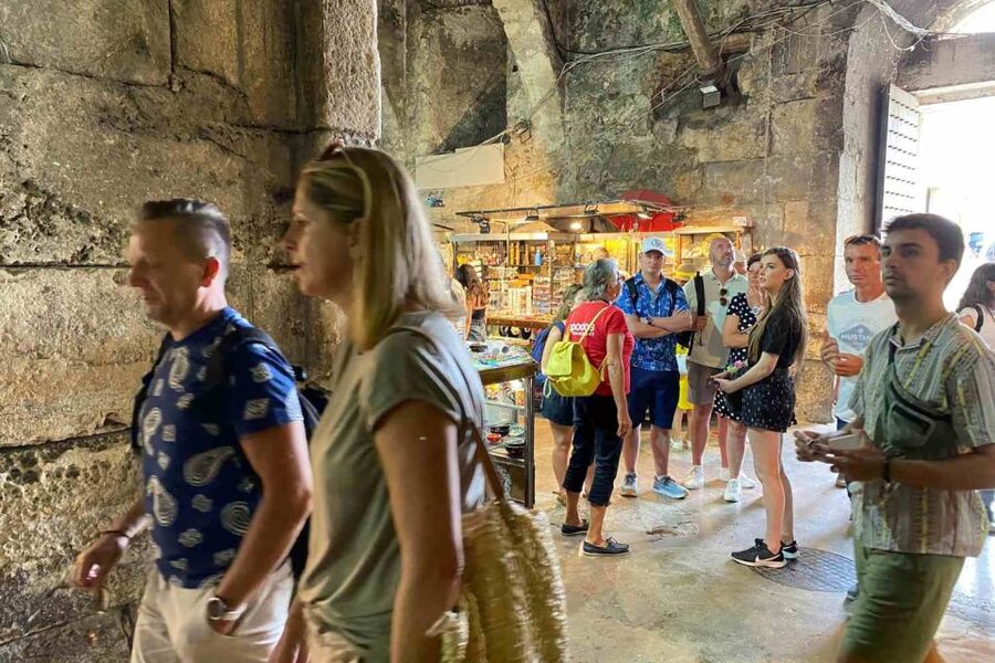 Split: Diocletian Palace & Old Town Guided Walking Tour - Price and logistics: why $17 for 50 minutes can be a win