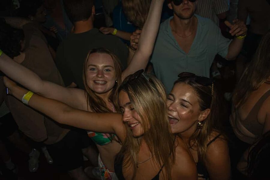 Split: Floating Festival Boat Party with Electronic Music - Photos, drinks, and the onboard hosts you meet