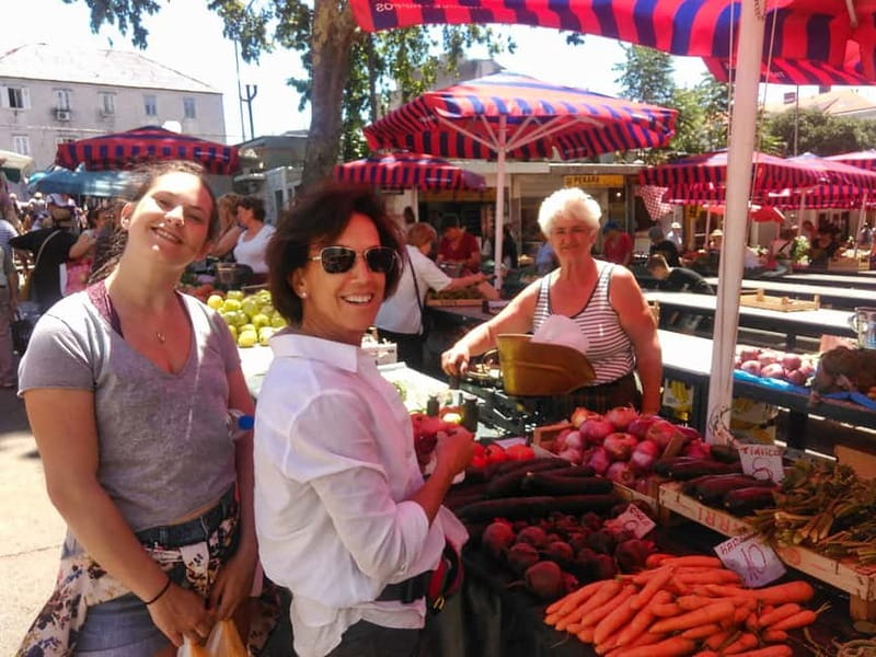 Split: Food Tasting Walking Tour - Green Market stops: arancini, sugared almonds, and UNESCO Soparnik
