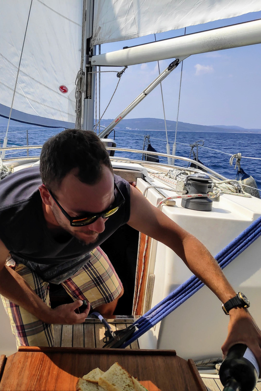 Split: Full Day Sailing Tour to Šolta Island and Brač Island - Entering the day from Split, without the cruise chaos