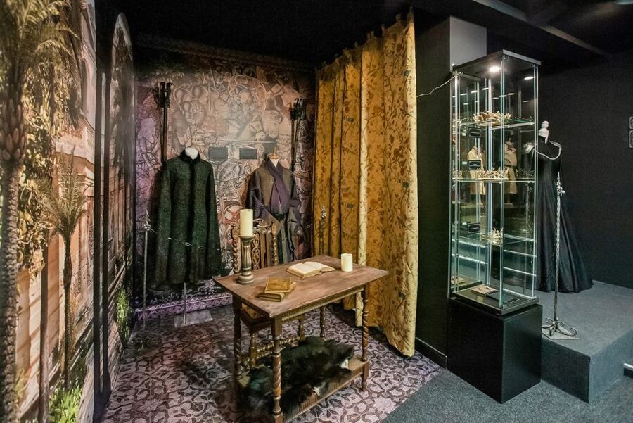 Split: Game of Thrones Museum Entrance Ticket - Meeting the Host, Getting Oriented Fast