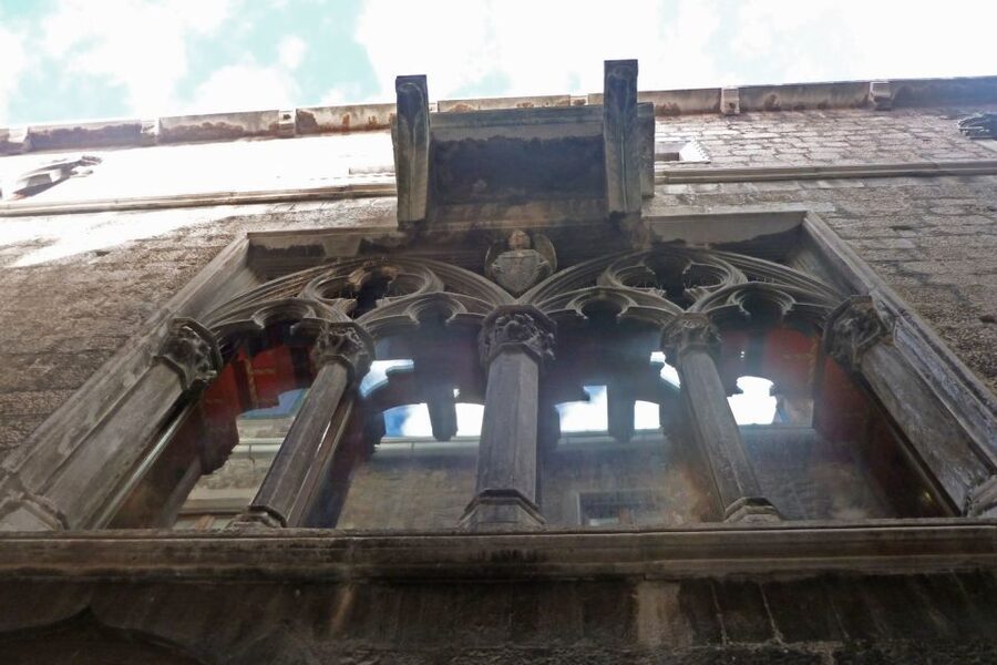 Split: Game of Thrones Tour with Diocletian's Palace Cellar - Matching scenes: Daenerys, the dragons, and the Sons of the Harpy corridor