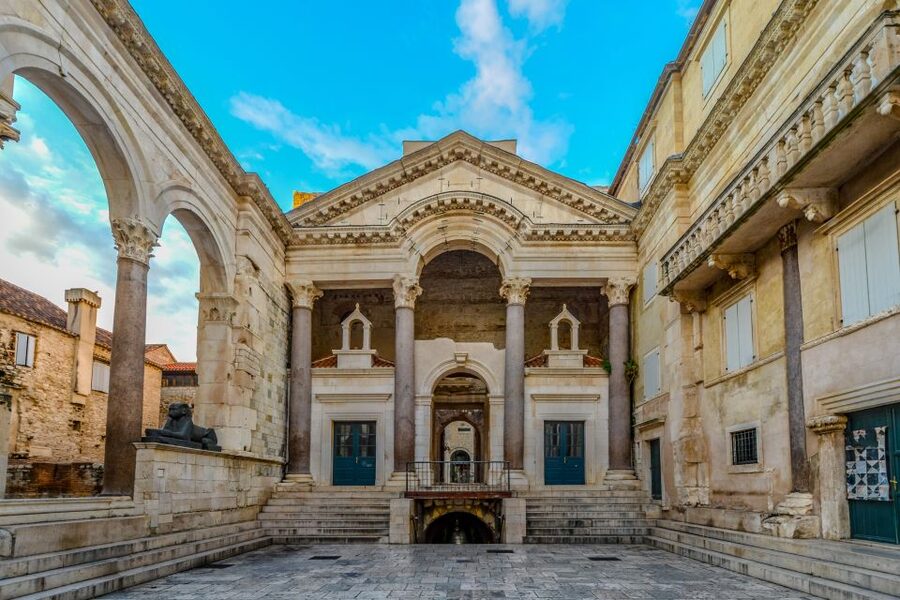 Split: Game of Thrones Tour with Diocletian's Palace Cellar - Picking the best time of day for a calmer palace visit