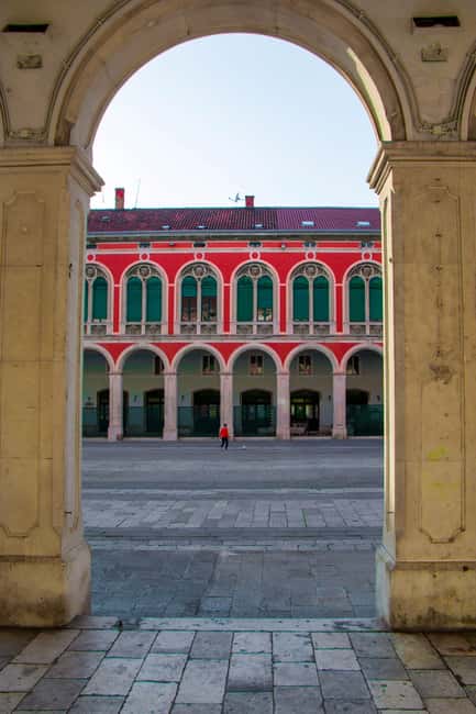 Split: Jewish Heritage & Diocletian's Palace Walking Tour - Temple of Jupiter and Grgur Ninski: Major Landmarks, Clear Context