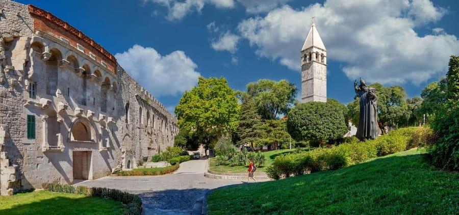 Split: Jewish Heritage & Diocletian's Palace Walking Tour - Meeting at South Tours Travel Agency, Then Getting Your Bearings
