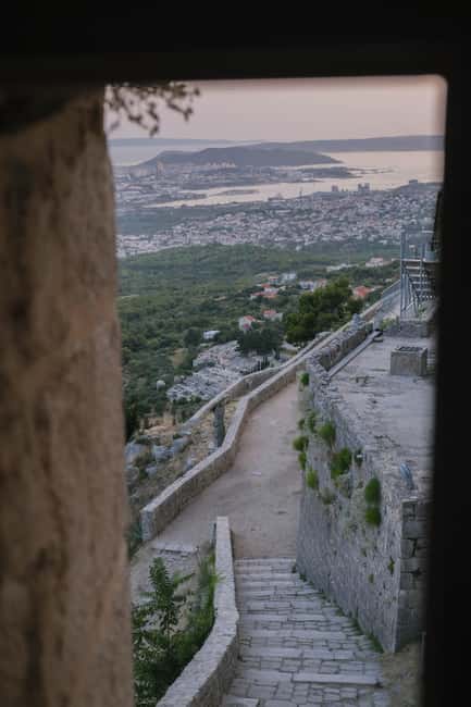 Split: Klis Sunset Sightseeing Bus Tour - The Practical Stuff: Uphill Steps, Windy Buses, and What to Wear