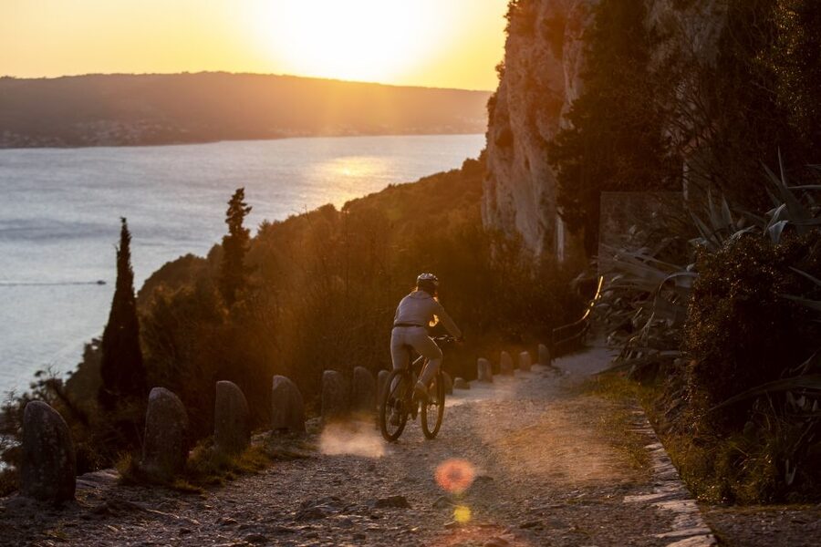 Split: Old Town Guided Bike Tour with Poljud Stadium - Finishing at a local pub: Croatian craft beer and a relaxed end