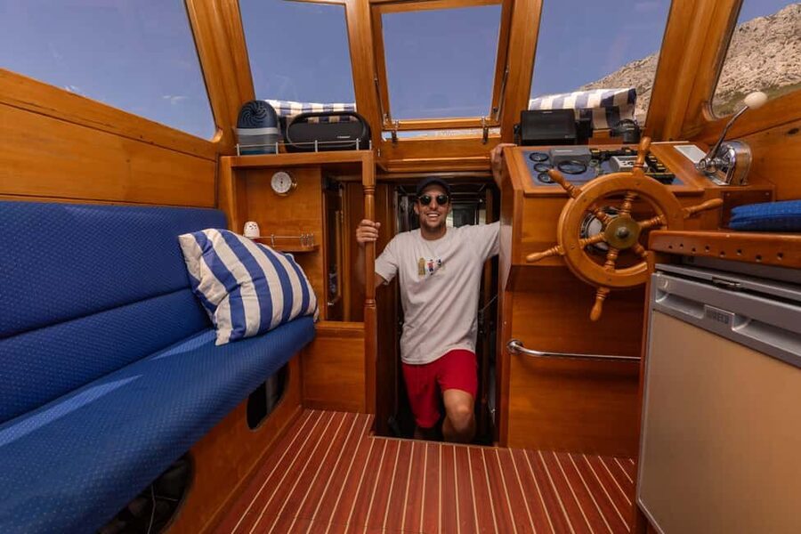 Split/Omiš/Makarska: Full or half day boat tour with "Cvita" - Skipper and hospitality: why it can feel more personal
