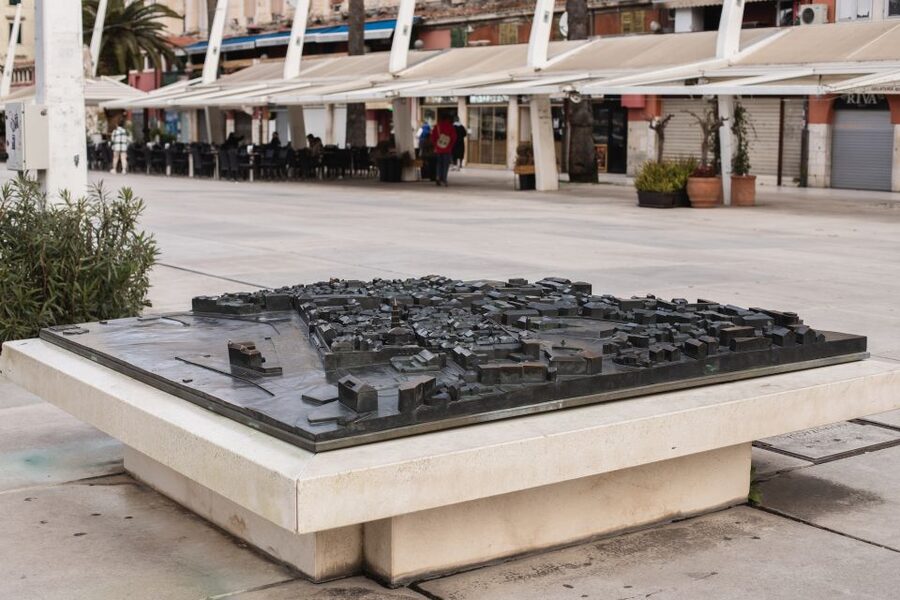 Split: Palace & Old Town Private Walking Tour-Entrance incl. - Saint Domnius Cathedral: a mausoleum turned church