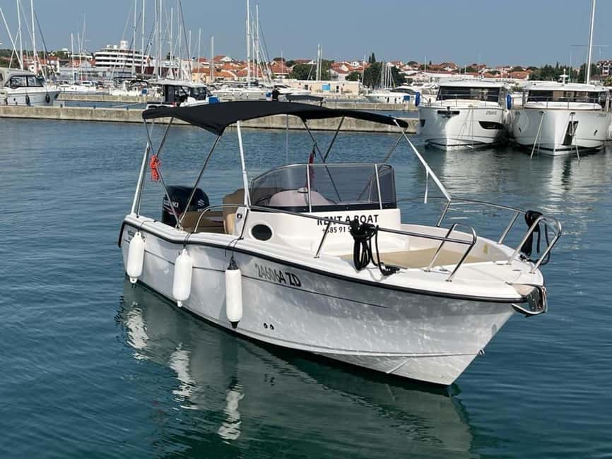 Split: Private Blue Lagoon 3 islands with speed boat - Starting in Split at Sveti Frane, where the day gets rolling