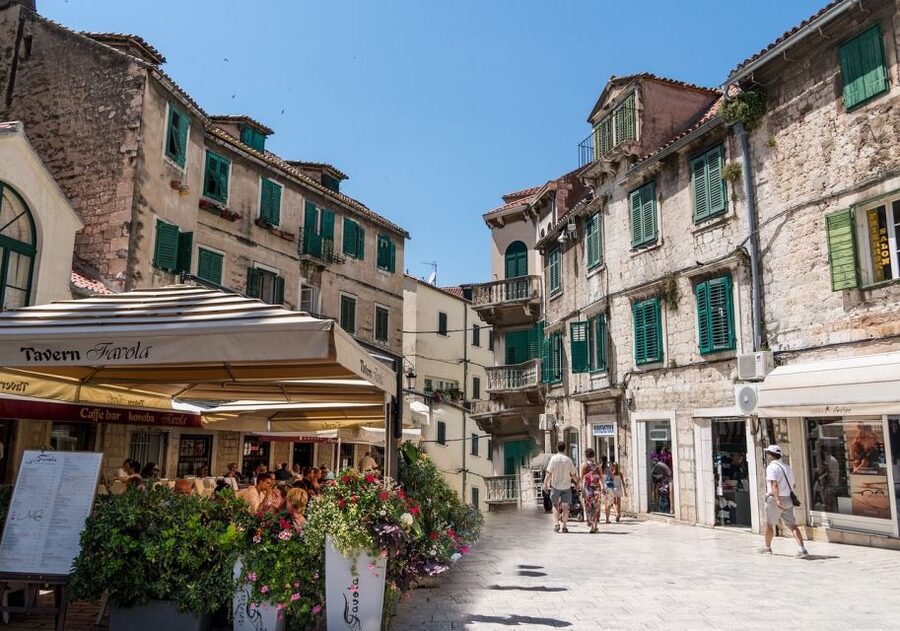 Split: Private Roman History & Market Tour - Peristil and the secrets in the walls you actually notice
