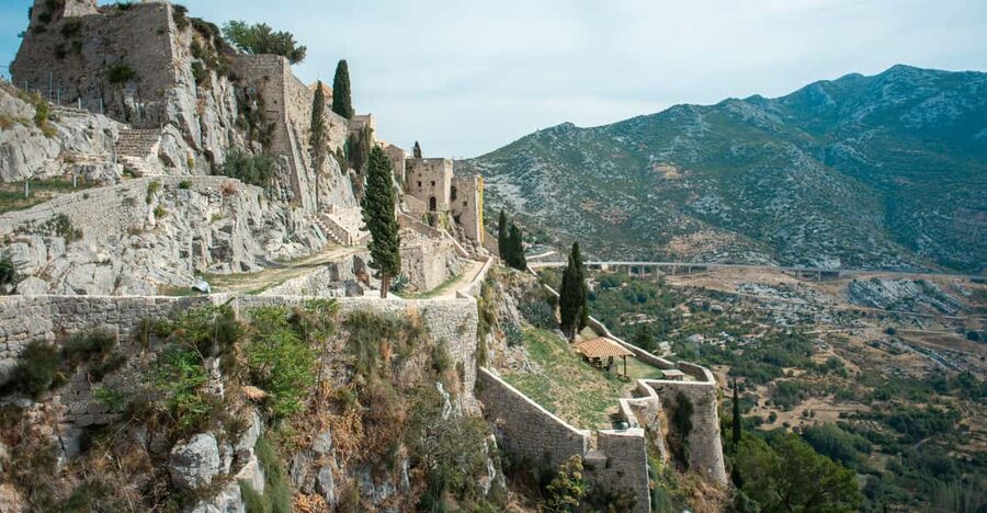 Split: Private tour to Klis Fortress and Vranjača cave - Private SUV from Split or Solin, with a pace that actually fits
