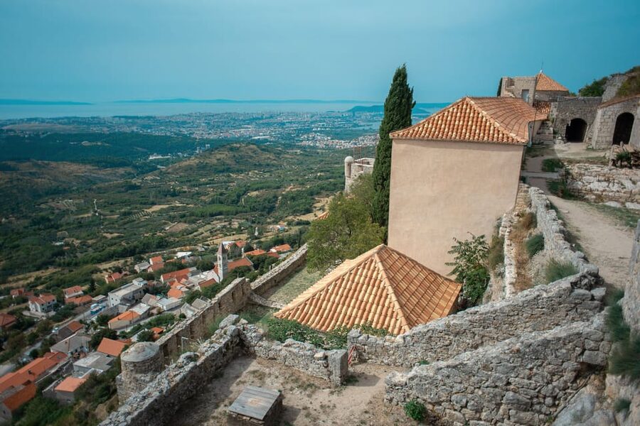 Split: Private tour to Klis Fortress and Vranjača cave - Should you book this private Split tour?