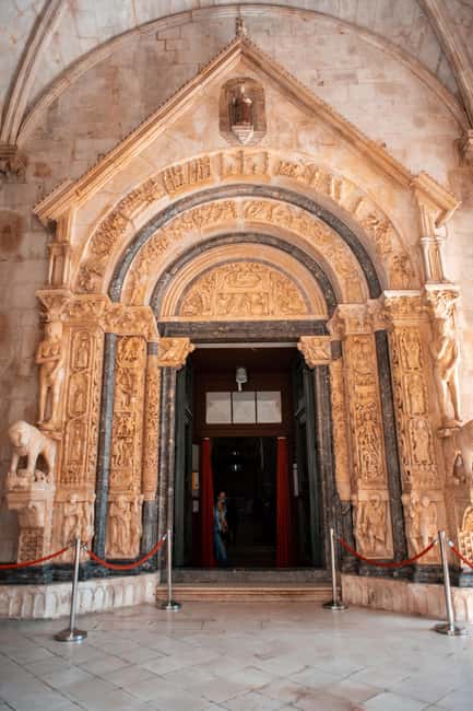 Split: Private tour to Salona, Vitturi castle and Trogir - Walking, shoes, and the small rules that keep the day smooth