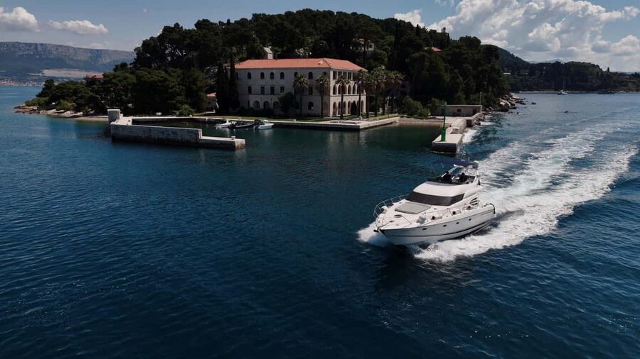 Split: Private Yacht Day Trip - Food, fruit, and the small comfort touches on board