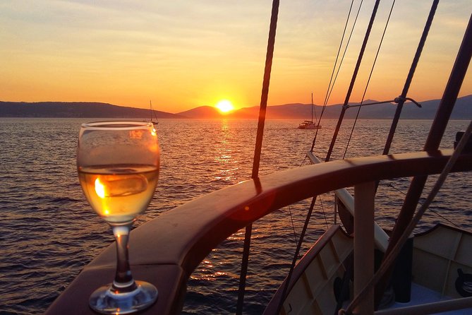 Split:Sunset Cruise with Live Music - Meeting Polaris in Split at Obala Lazareta 3