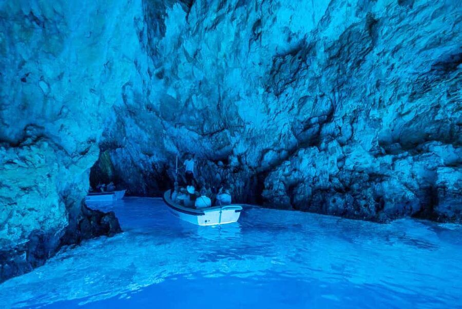 Split/Trogir: Blue Cave, Mamma Mia, Hvar and 5 Island Tour - Guides and skippers: why the vibe often matters as much as the route
