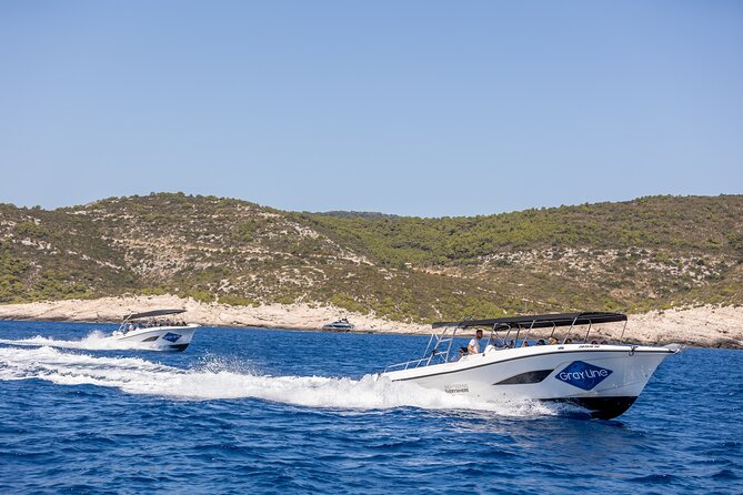 Split/Trogir: Blue Cave, Vis and Hvar Small Group Tour - Stiniva Cove and the Blue Lagoon swimming window