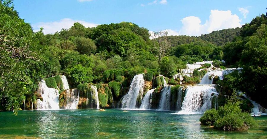 Split/Trogir: Krka National Park Day Trip with Wine Tasting - Beat the crowd peaks with guided timing and free time