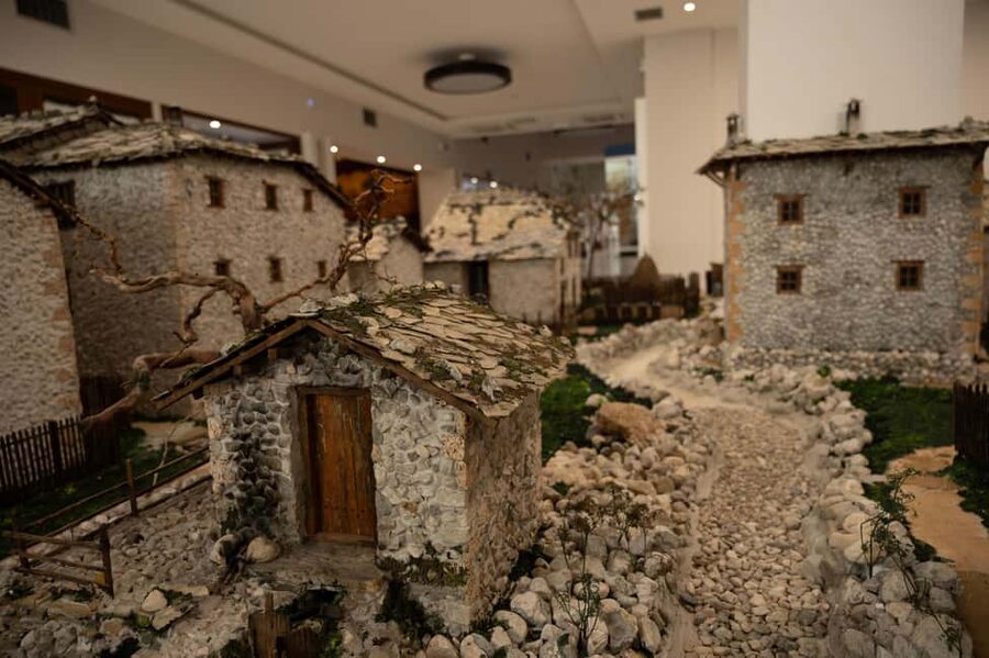 Split/Trogir: Mostar and Medjugorje Tour with Wine Tasting - Leaving Split or Trogir: A Long Day With AC and a Clear Plan