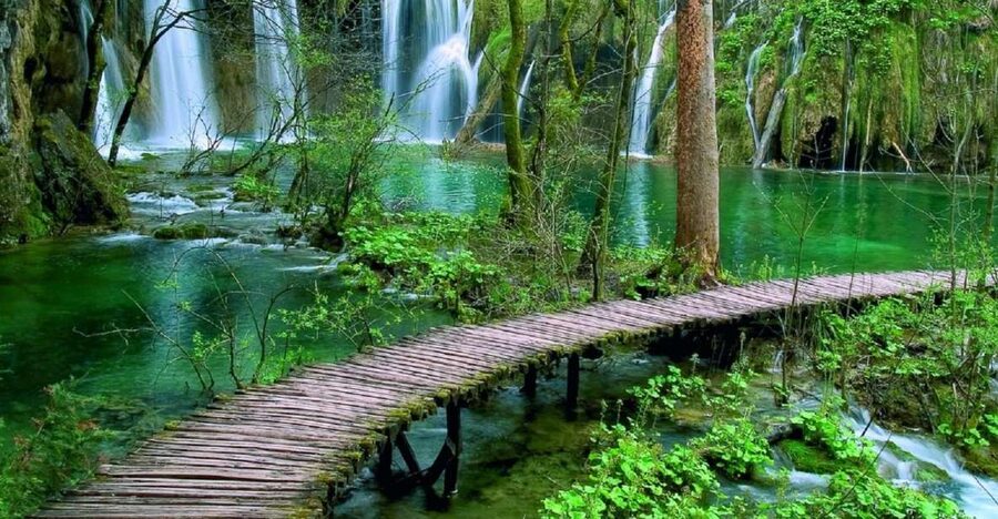 Split/Trogir to Zagreb: Private Transfer with Plitvice Lakes - Private door-to-door transport from Split or Trogir, then off to Zagreb