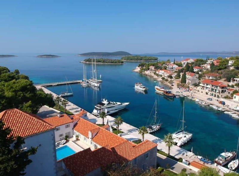 Split/Trogir: Trogir, Blue Lagoon, and Solta Speedboat Trip - A Speedboat Day That Links Trogir, the Blue Lagoon, and Šolta