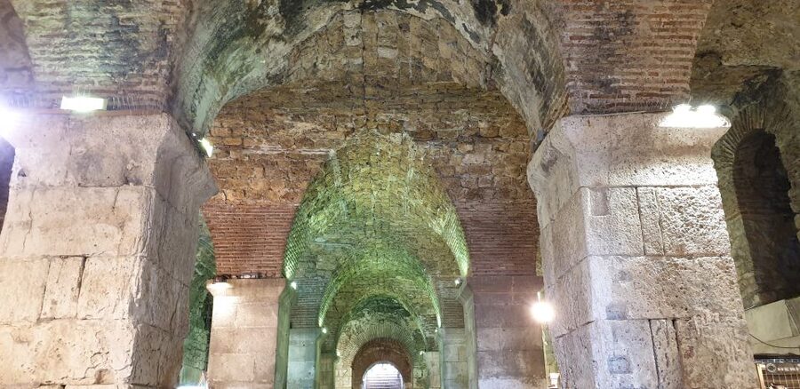 Split: Walking tour of Split with a 'Magister' of History - The Vestibule and Triklinij: ceremonial rooms with daily implications