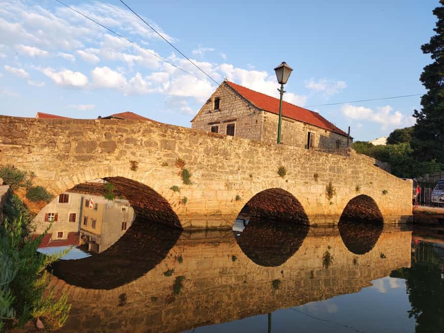 Stari Grad: Private Tuk-Tuk tour with Wine tasting - Vrisnik and the konoba stop: wine, food, and how winemaking fits the culture