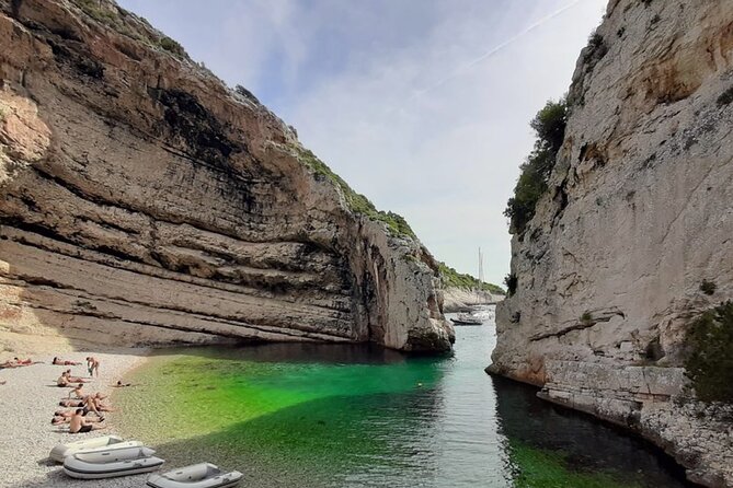 Stiniva, Green Cave, Blue Lagoon & Secret places - Who This Speedboat Trip Suits Best