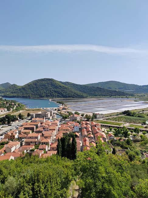 Ston private walking tour with the walls and saltworks visit - Medieval Ston streets, then up to the sea-facing fortress
