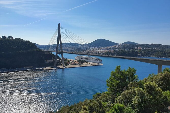 Sunset and Wine / Dubrovnik Sunset Tour and Premium Wine Tasting - Pickup, vehicles, and group size: what to expect in real life