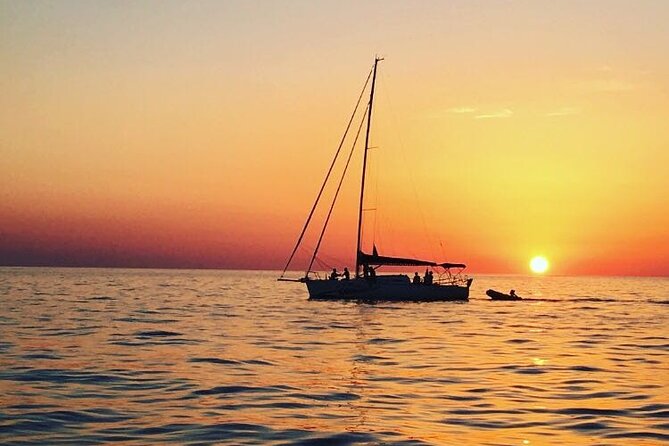 Sunset Sailing Tour on the Pakleni islands - Getting There: Meeting in the Center of Hvar Town