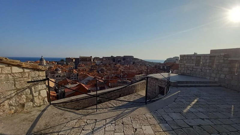 Sunset Wall Walk: 75-Minute Guided Tour & Free Exploration - The southern walls on your own: views, pacing, and that freedom to linger
