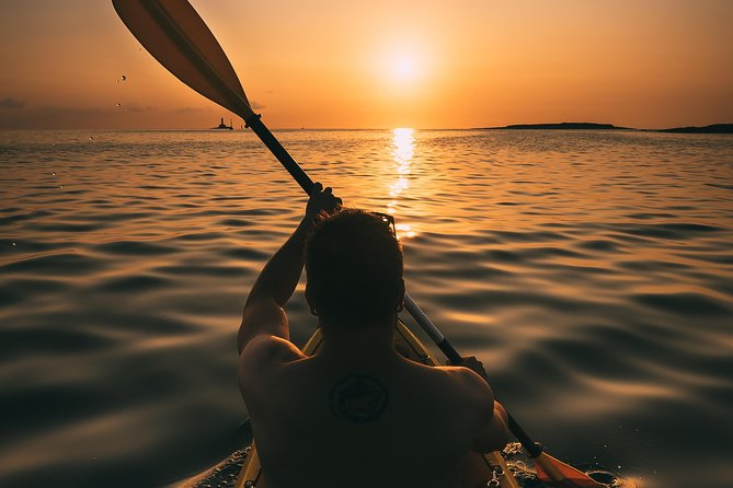 SUNSET WINE TOUR by KAYAK or SUP - Sunset timing, why this tour feels special at sea