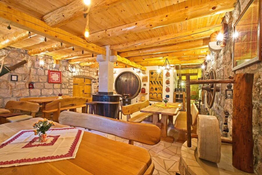 Taste & Tradition of Dubrovnik Countryside - Izletište Mlin Đivanović: where the day’s flavor variety really hits