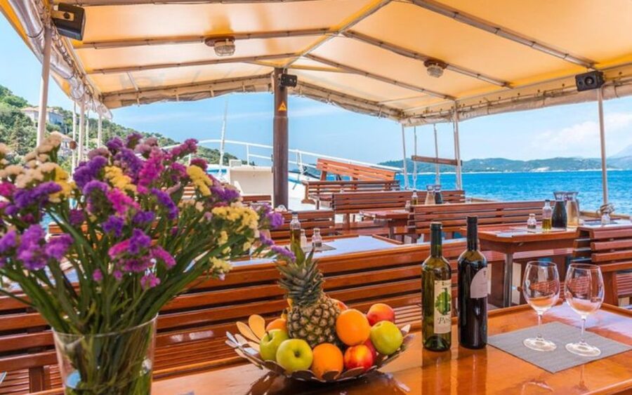 Three Island Boat Tour With Lunch - Sipan Island for 1 hour: quick hits, photo stops, and a refresh break