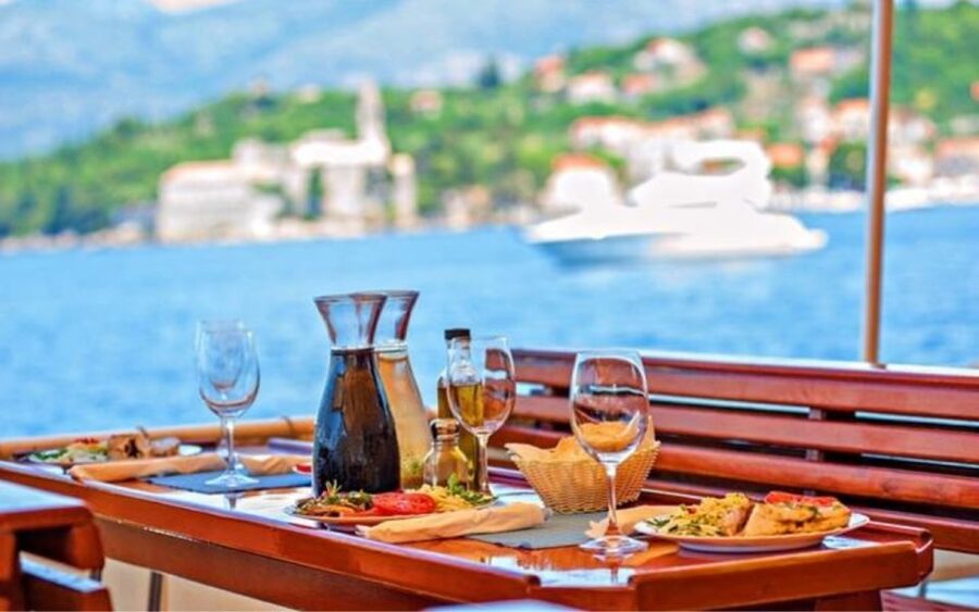 Three Island Boat Tour With Lunch - Lunch on the water: grilled options, portion size, and drink pacing