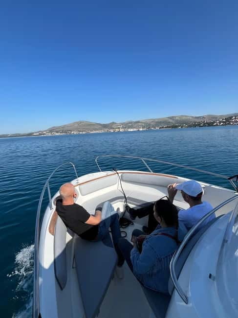 Trogir: Blue Lagoon and 3 Islands Speedboat Tour - Maslinica on Šolta: small-town wandering with real breaks