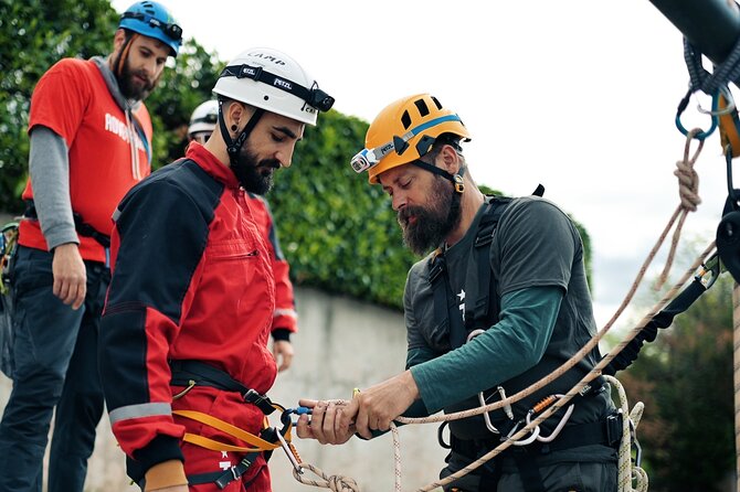 TUNNEL ABSEILING PLUS tour the underground - Inside the bunker: special effects, projections, and controlled darkness