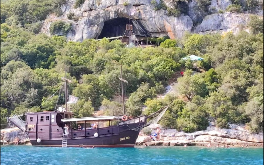 Vrsar: Lim Fjord Boat Tour with Swimming near Pirate's Cave - Cruising Lim Fjord, 10 Km of Istrian Coast From the Water